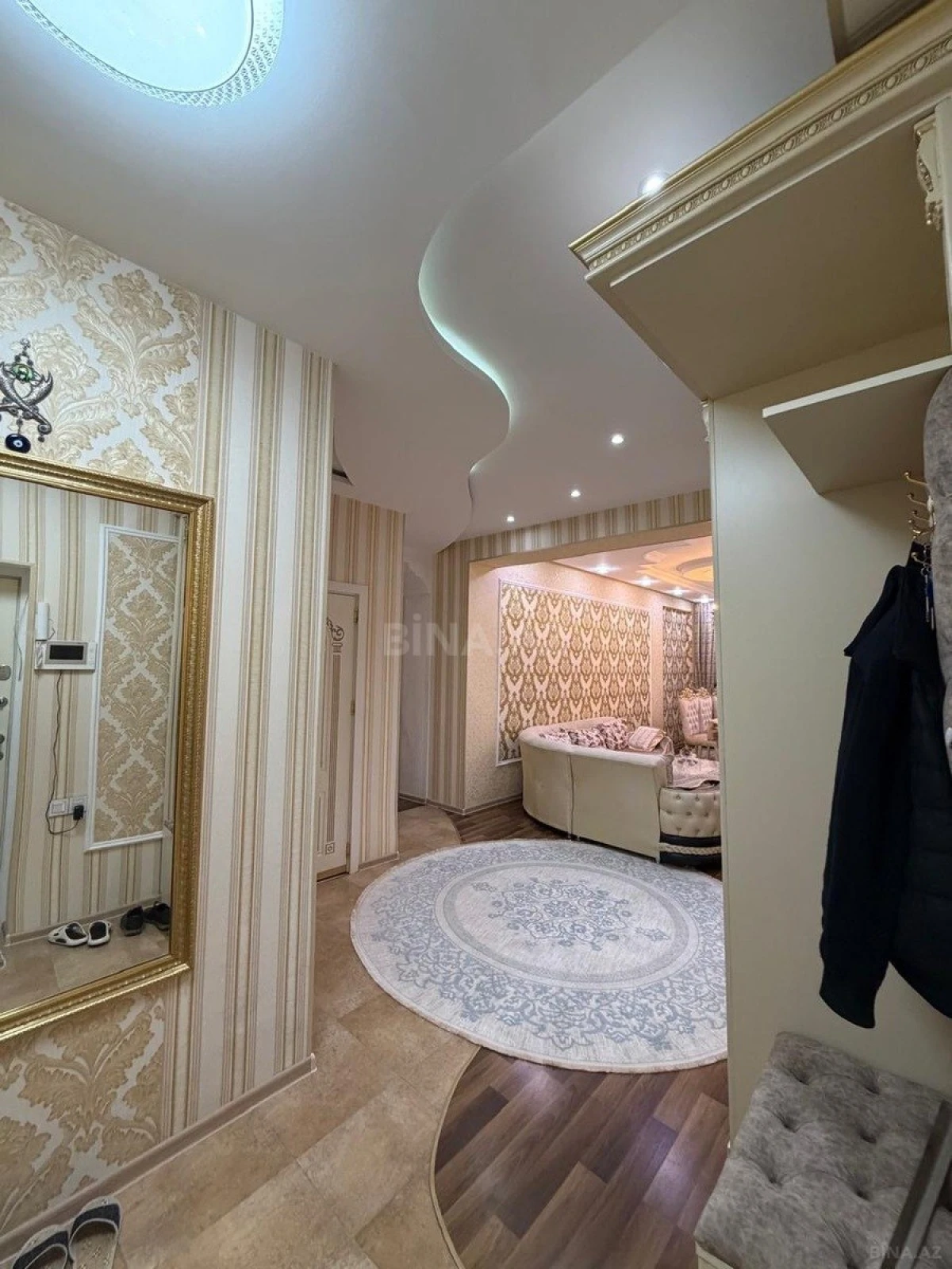 Satılır 3 otaqlı mənzil 103 m²