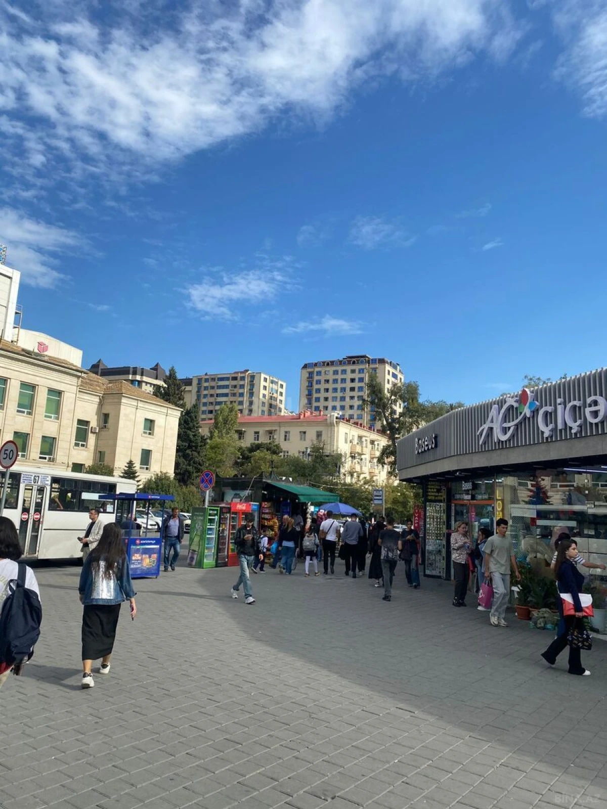 Satılır 3 otaqlı mənzil 96 m²