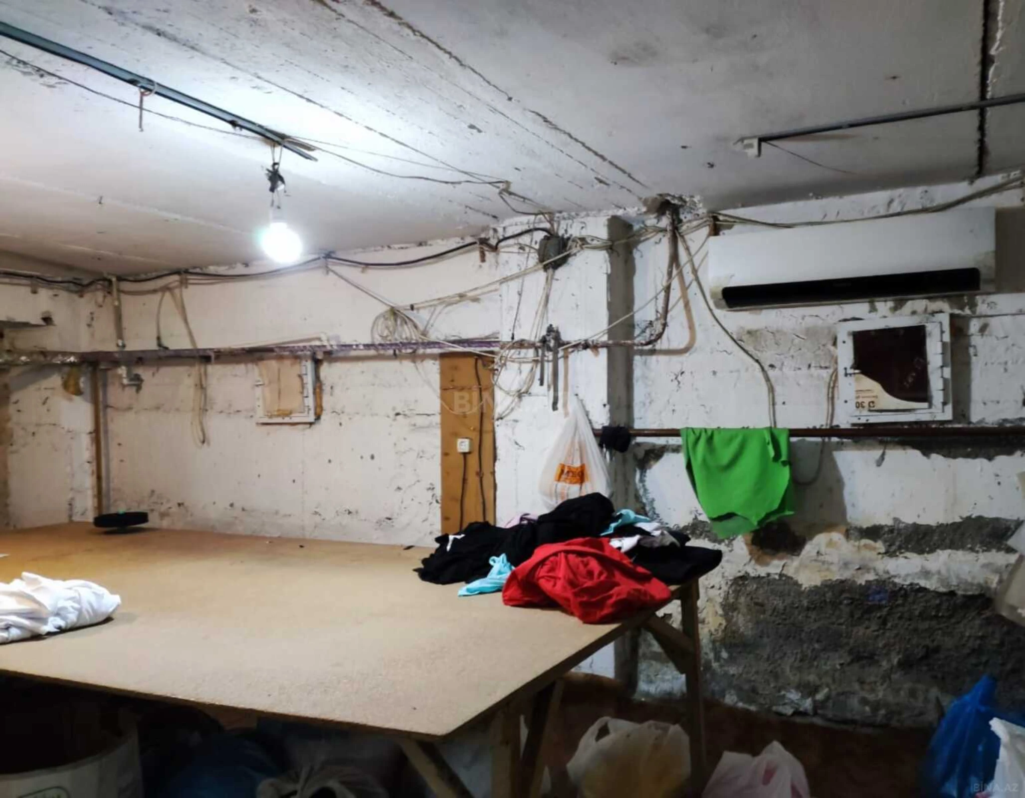 Satılır obyekt 180 m²