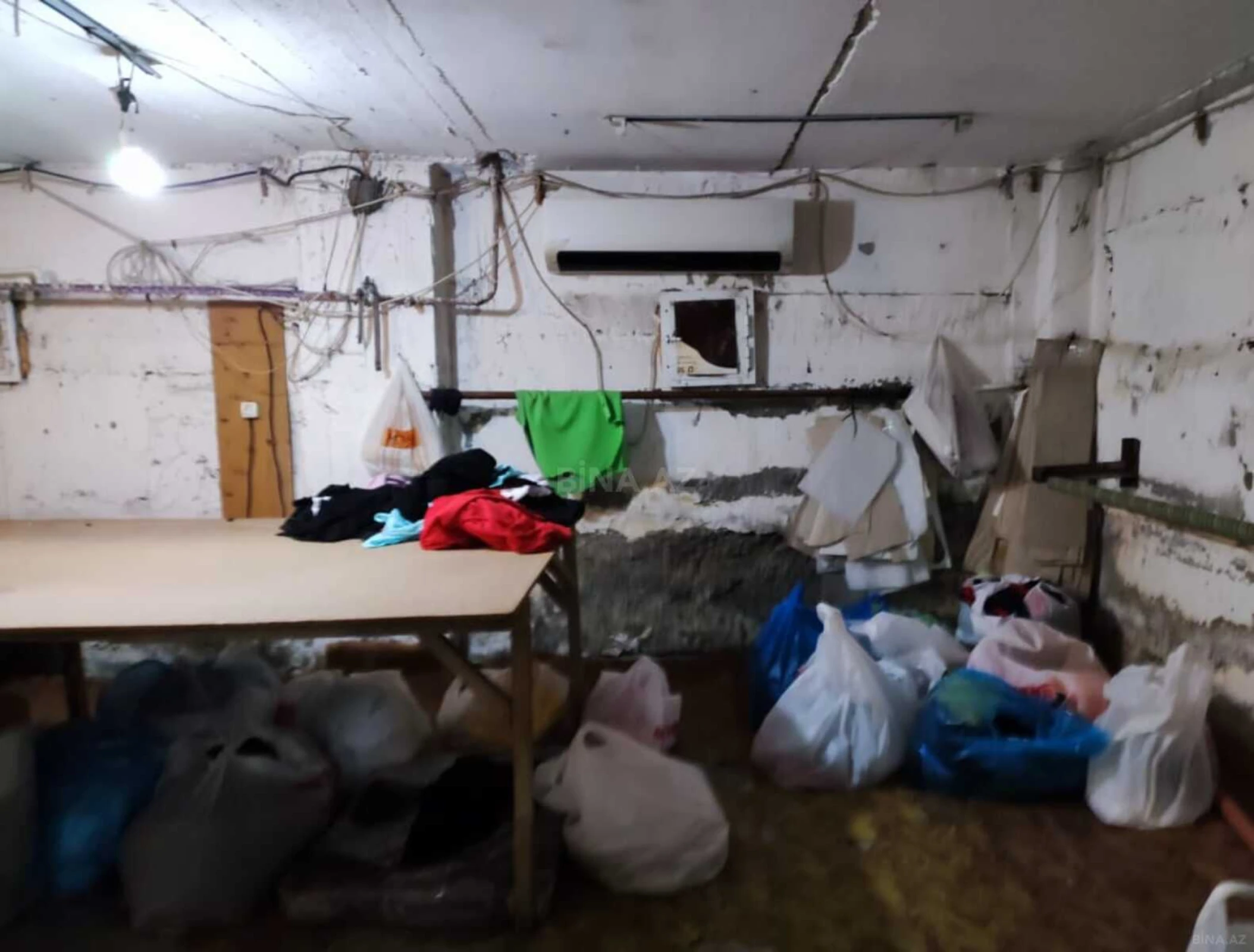 Satılır obyekt 180 m²