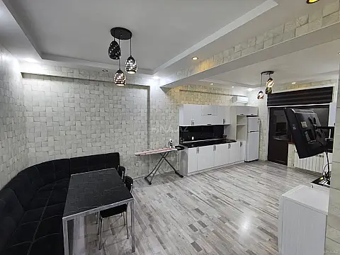 Kirayə verilir 4 otaqlı mənzil 190 m²