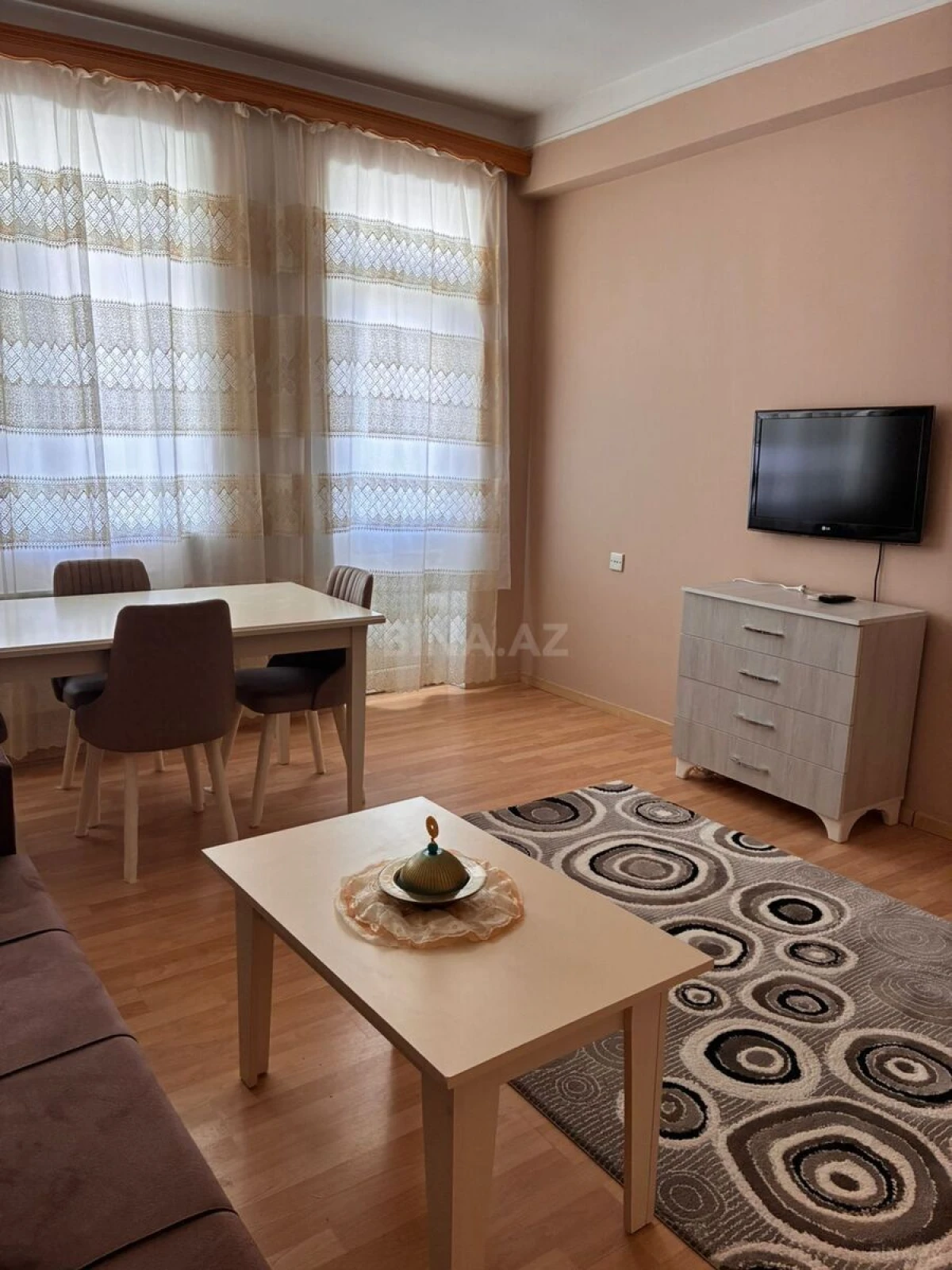 Kirayə verilir 2 otaqlı mənzil 70 m²