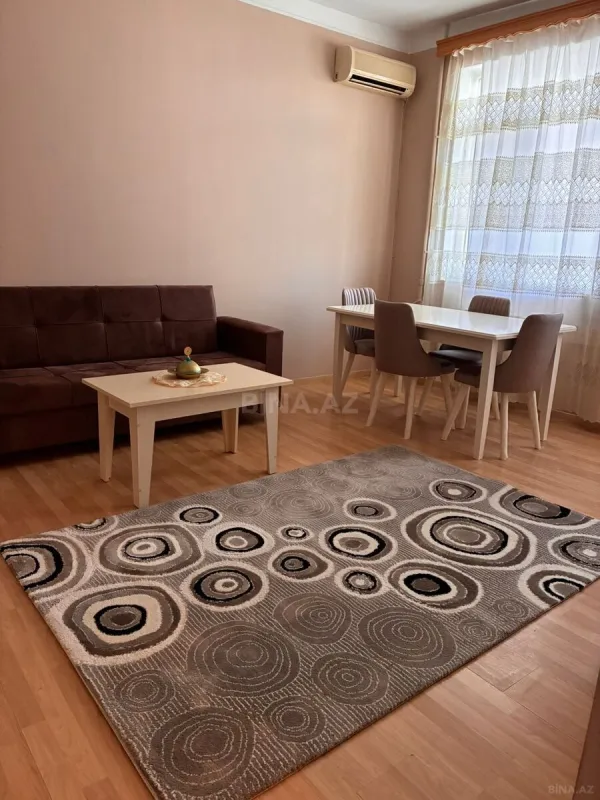 Kirayə verilir 2 otaqlı mənzil 70 m²