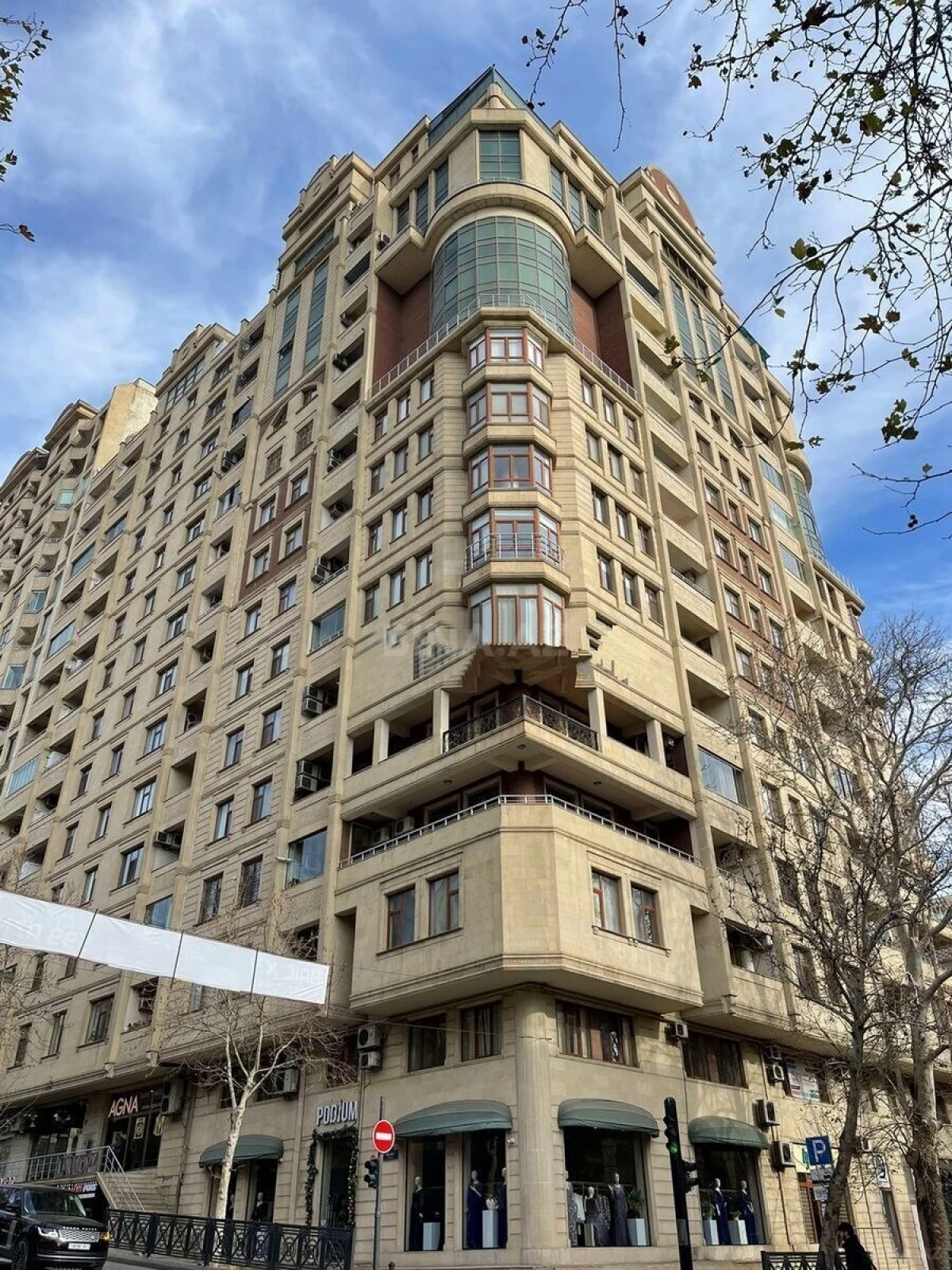Satılır 3 otaqlı mənzil 160 m²