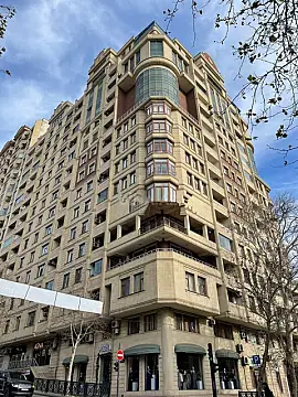 Satılır 3 otaqlı mənzil 160 m² — Bakı, İnşaatçılar 3 otaq 160.00 m²