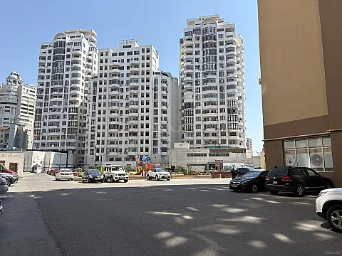 Satılır obyekt 65.4 m²