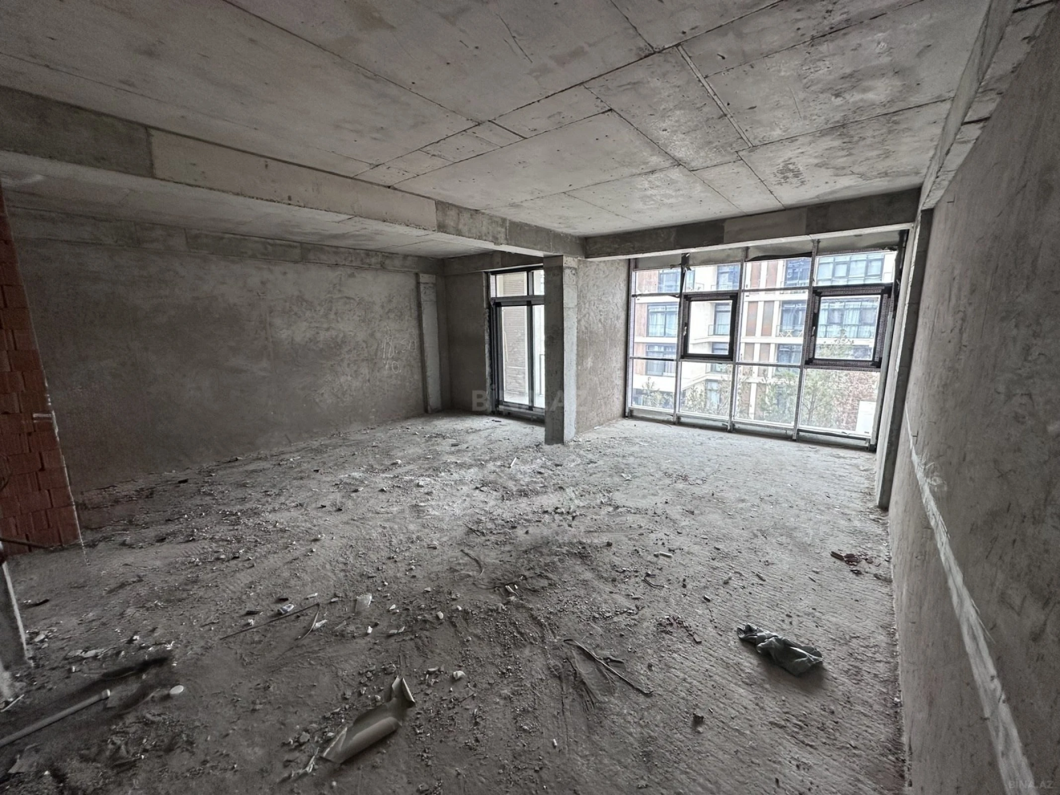 Satılır 2 otaqlı mənzil 76 m²