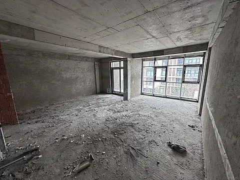 Satılır 2 otaqlı mənzil 76 m²