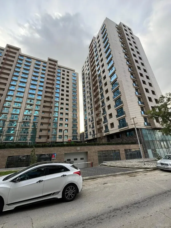 Satılır 4 otaqlı mənzil 148.3 m²