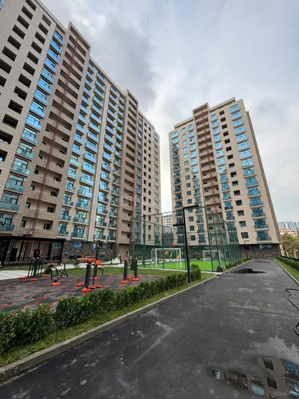 Satılır 4 otaqlı mənzil 148.3 m²