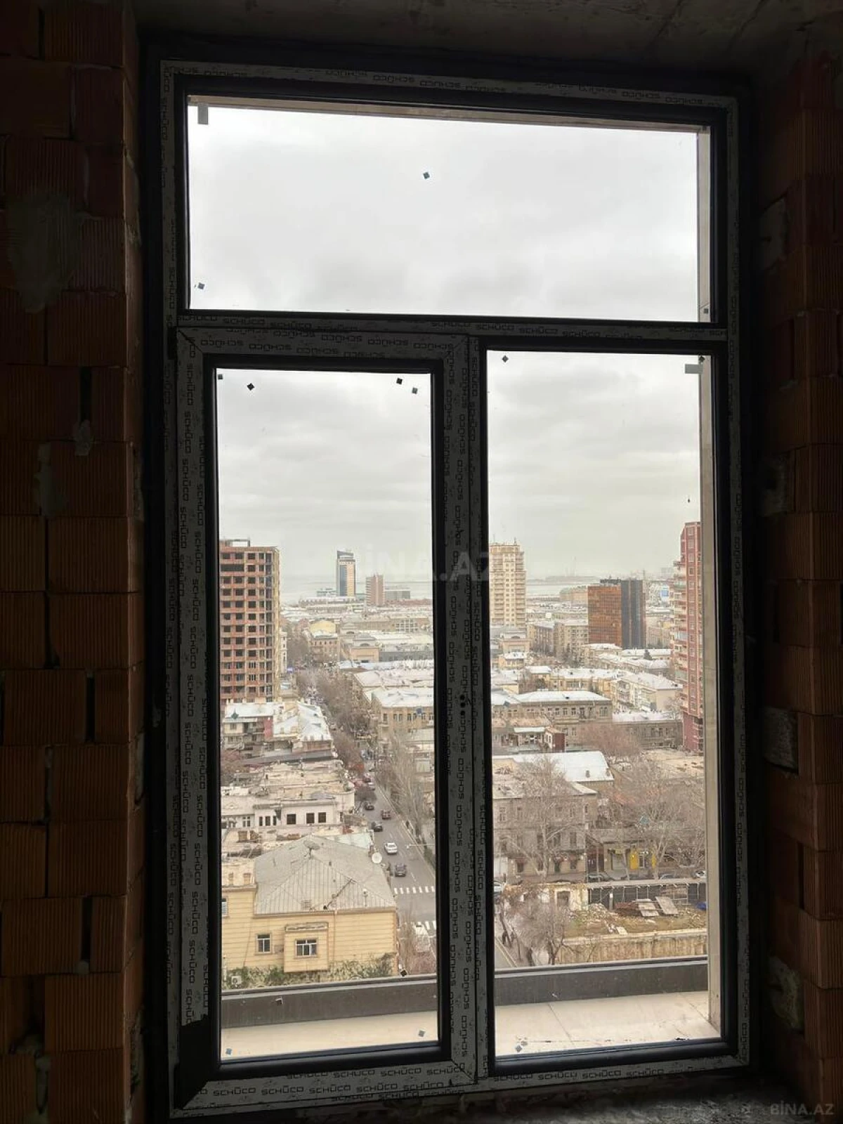 Satılır 4 otaqlı mənzil 148.3 m²