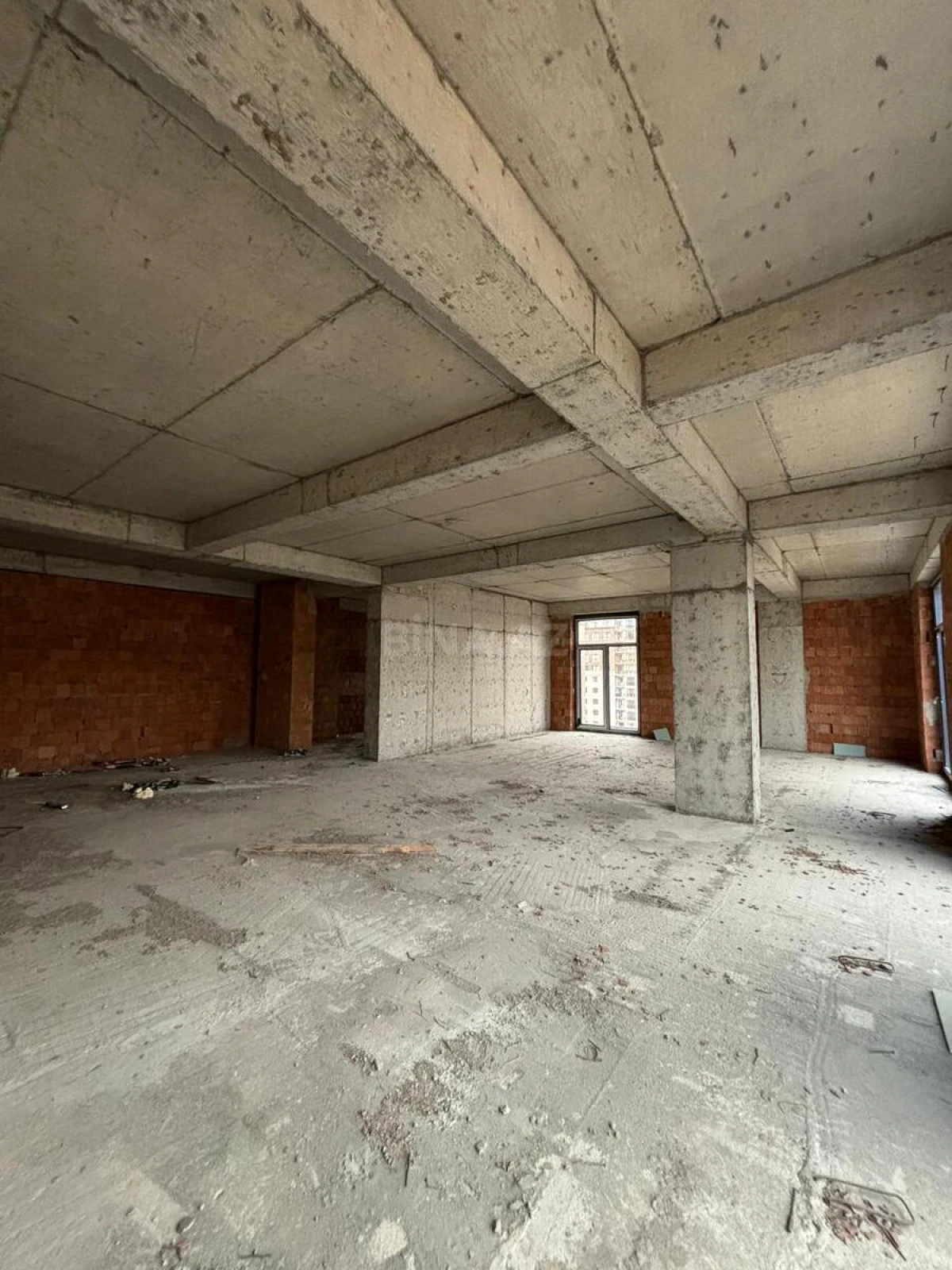 Satılır 4 otaqlı mənzil 148.3 m²