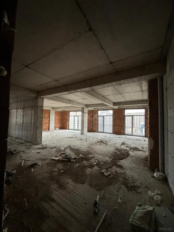 Satılır 4 otaqlı mənzil 148.3 m²