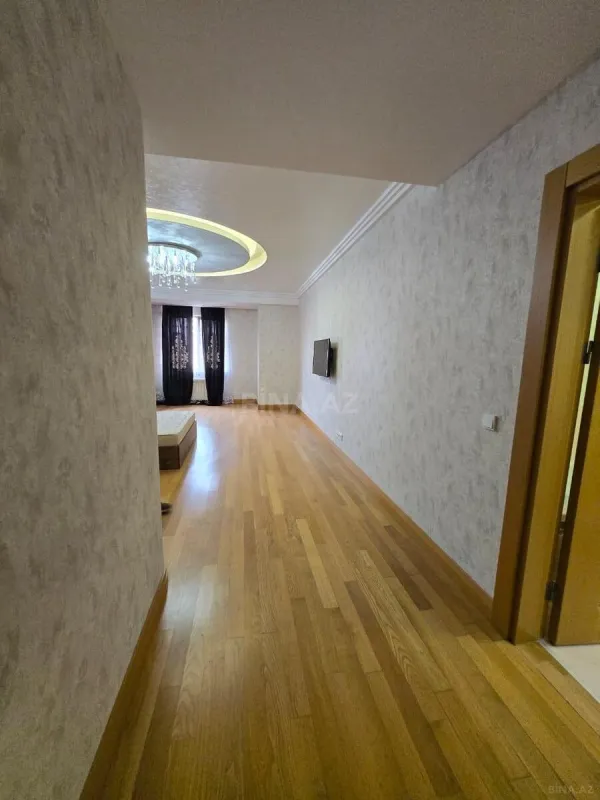 Kirayə verilir 5 otaqlı mənzil 256 m²