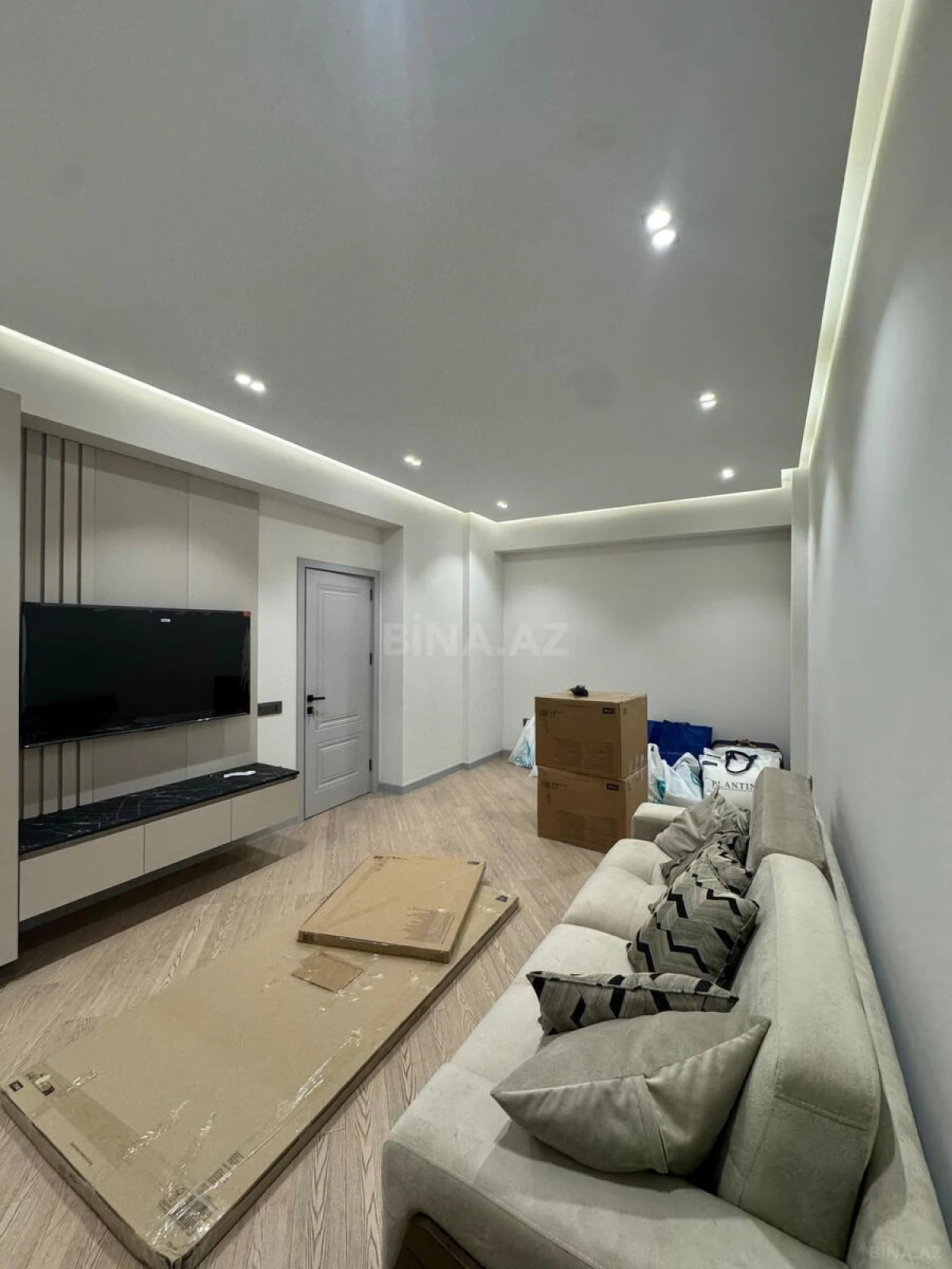 Kirayə verilir 2 otaqlı mənzil 70 m²