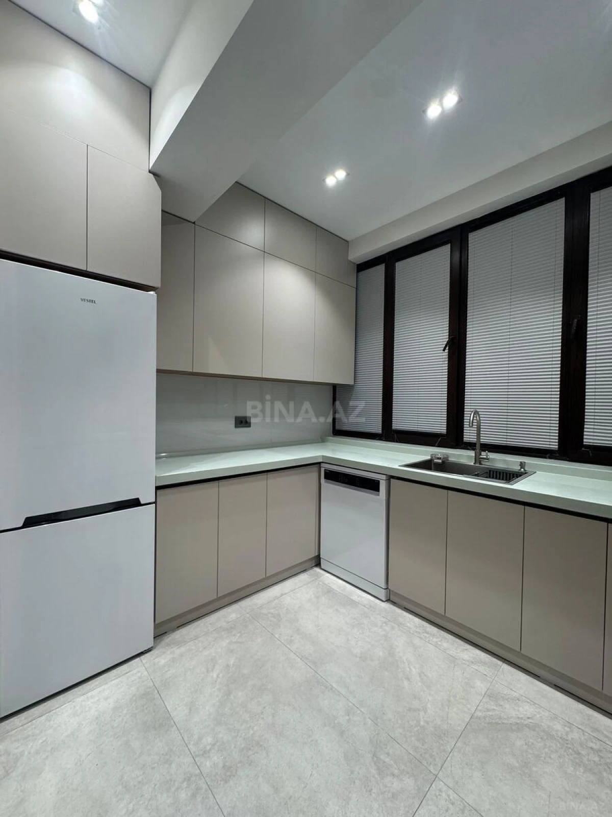 Kirayə verilir 2 otaqlı mənzil 70 m²