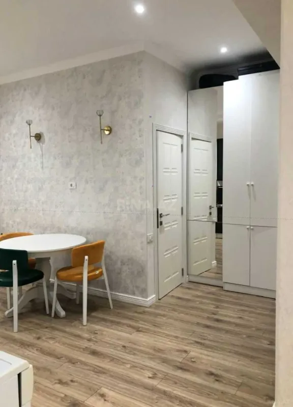 Kirayə verilir 2 otaqlı mənzil 70 m²