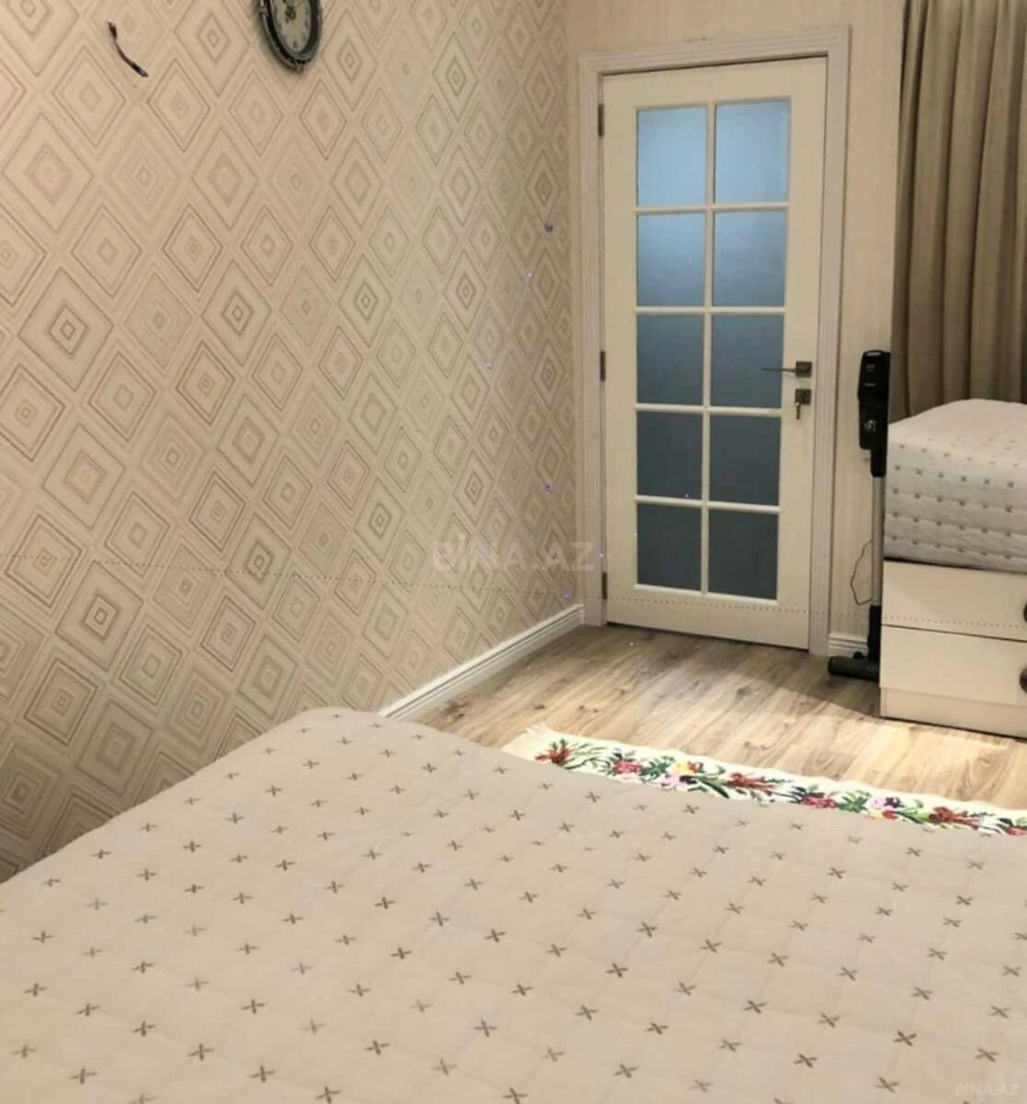 Kirayə verilir 2 otaqlı mənzil 70 m²