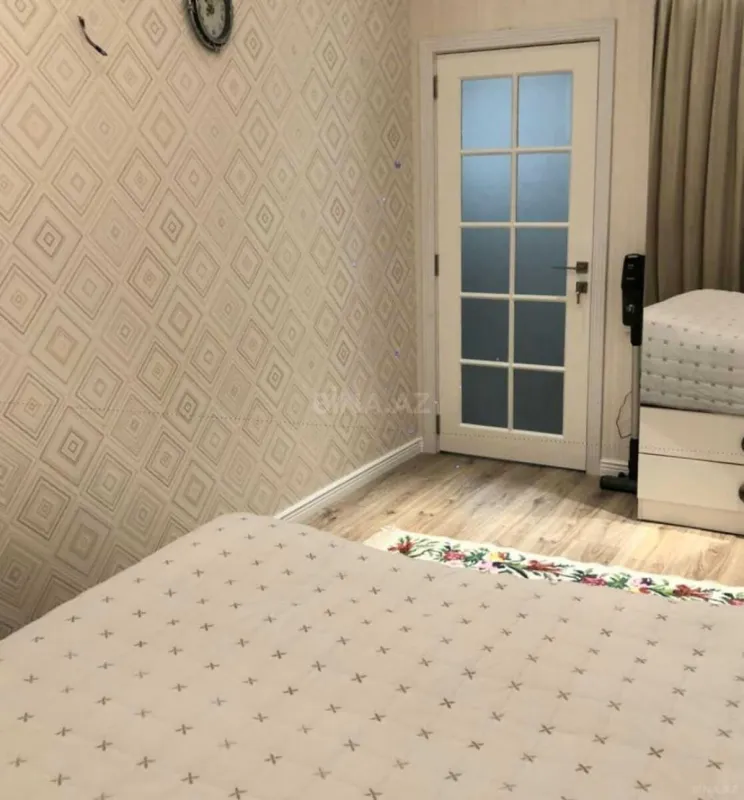 Kirayə verilir 2 otaqlı mənzil 70 m²