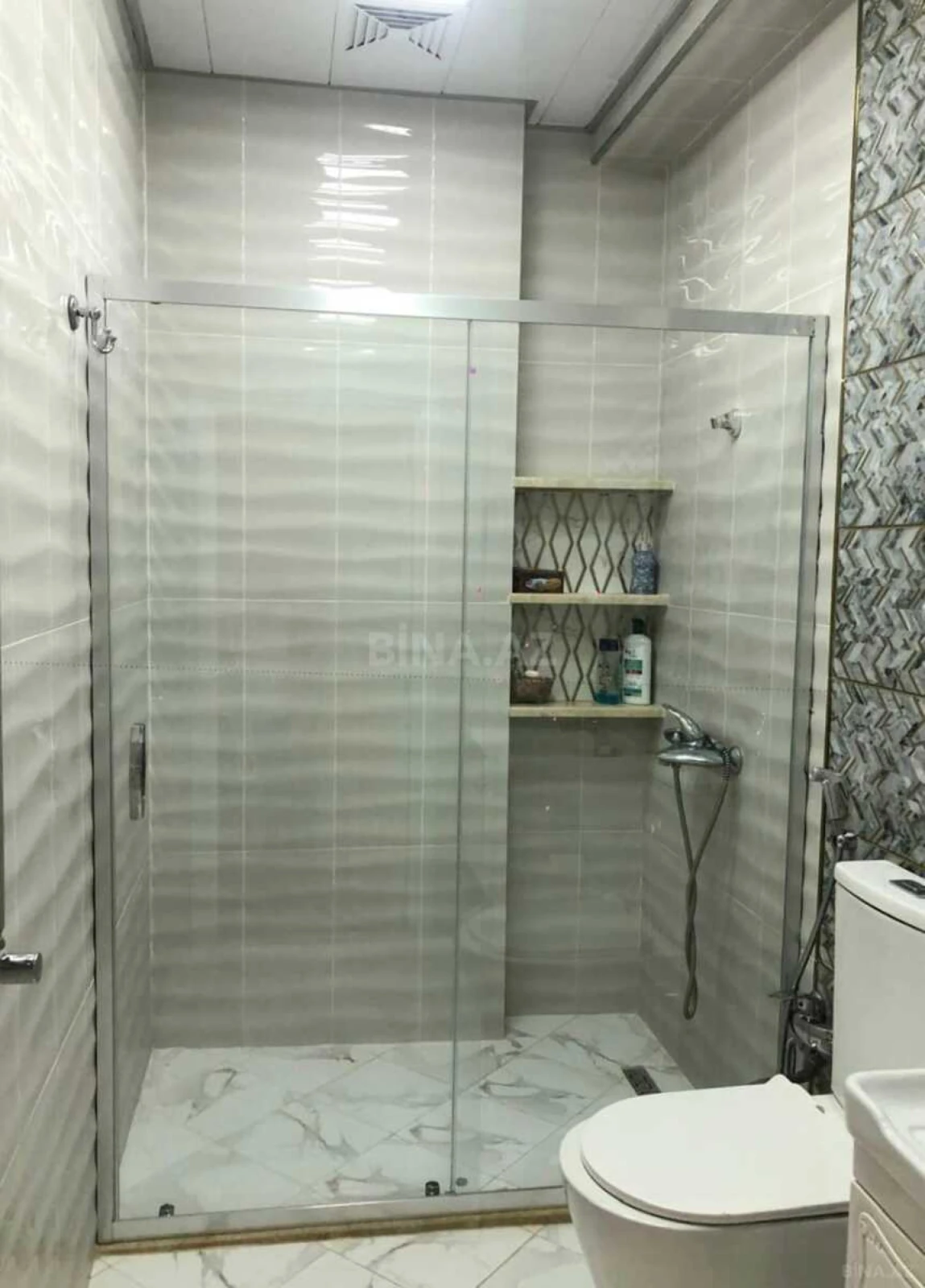 Kirayə verilir 2 otaqlı mənzil 70 m²