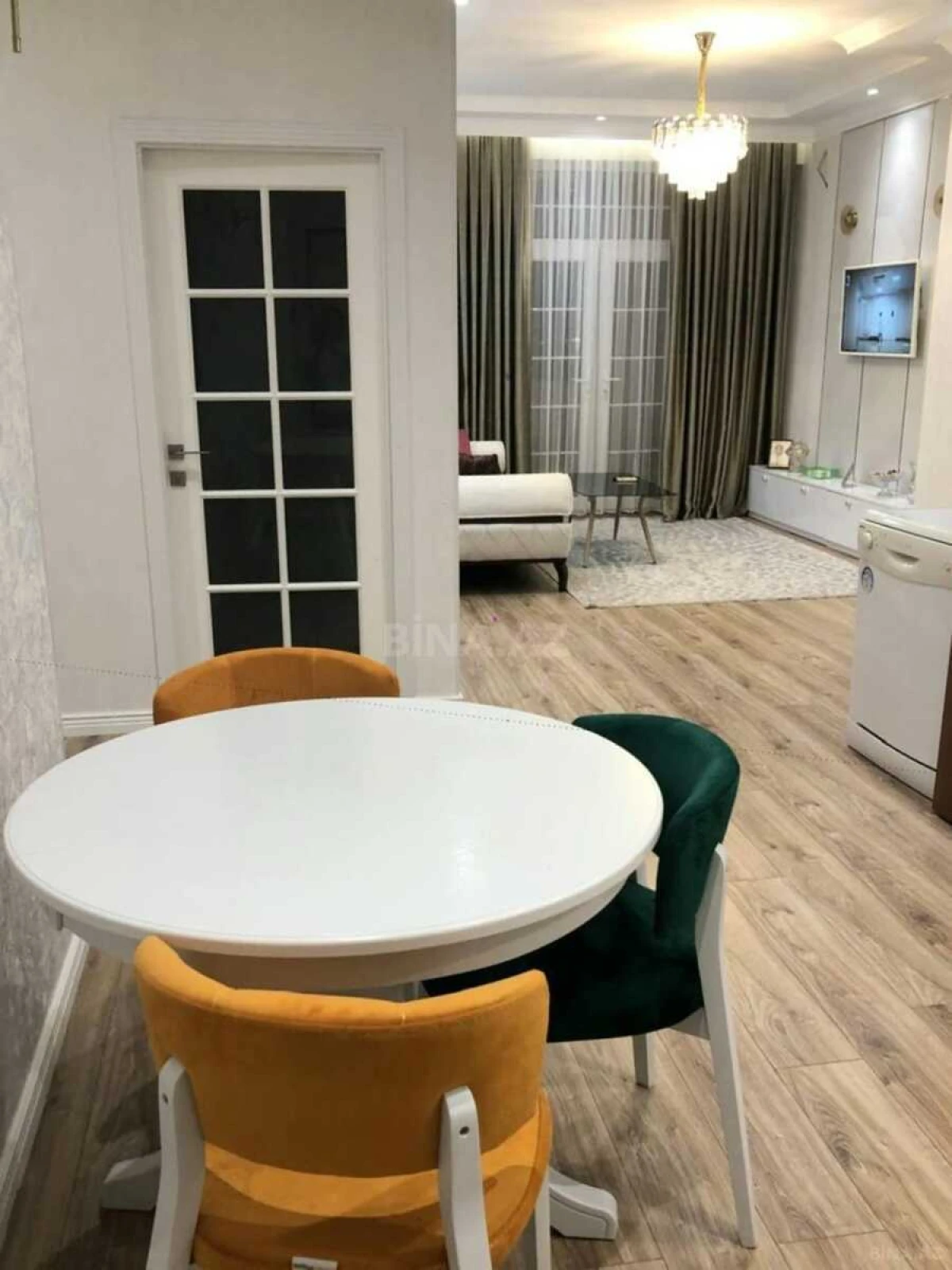 Kirayə verilir 2 otaqlı mənzil 70 m²