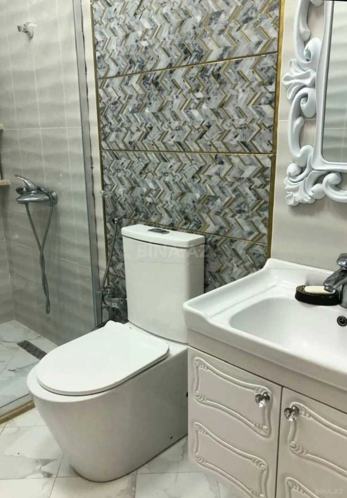 Kirayə verilir 2 otaqlı mənzil 70 m²