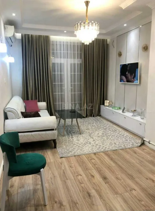 Kirayə verilir 2 otaqlı mənzil 70 m²