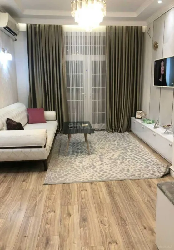 Kirayə verilir 2 otaqlı mənzil 70 m²