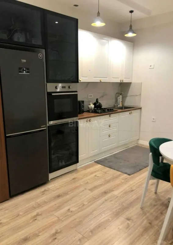 Kirayə verilir 2 otaqlı mənzil 70 m²
