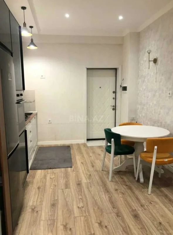 Kirayə verilir 2 otaqlı mənzil 70 m²