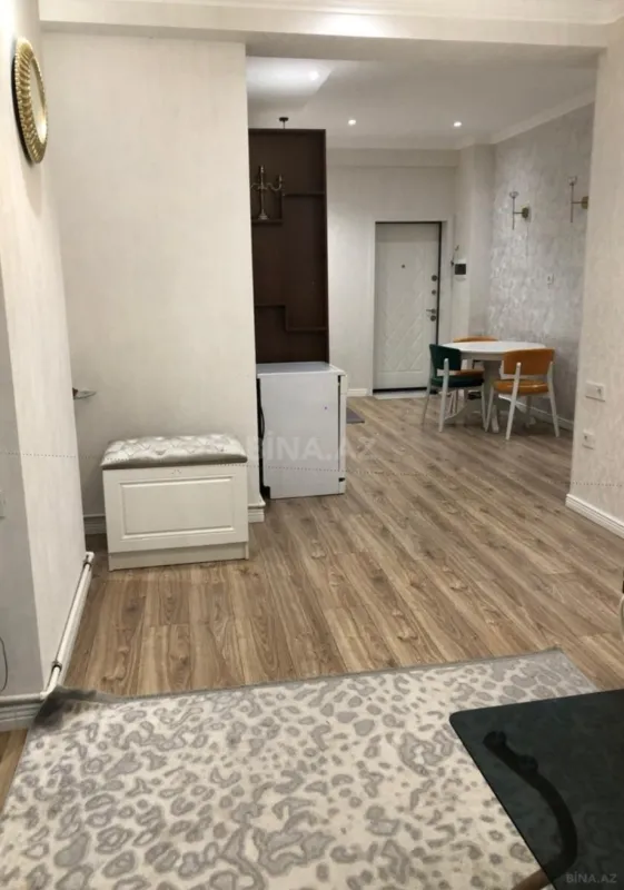 Kirayə verilir 2 otaqlı mənzil 70 m²