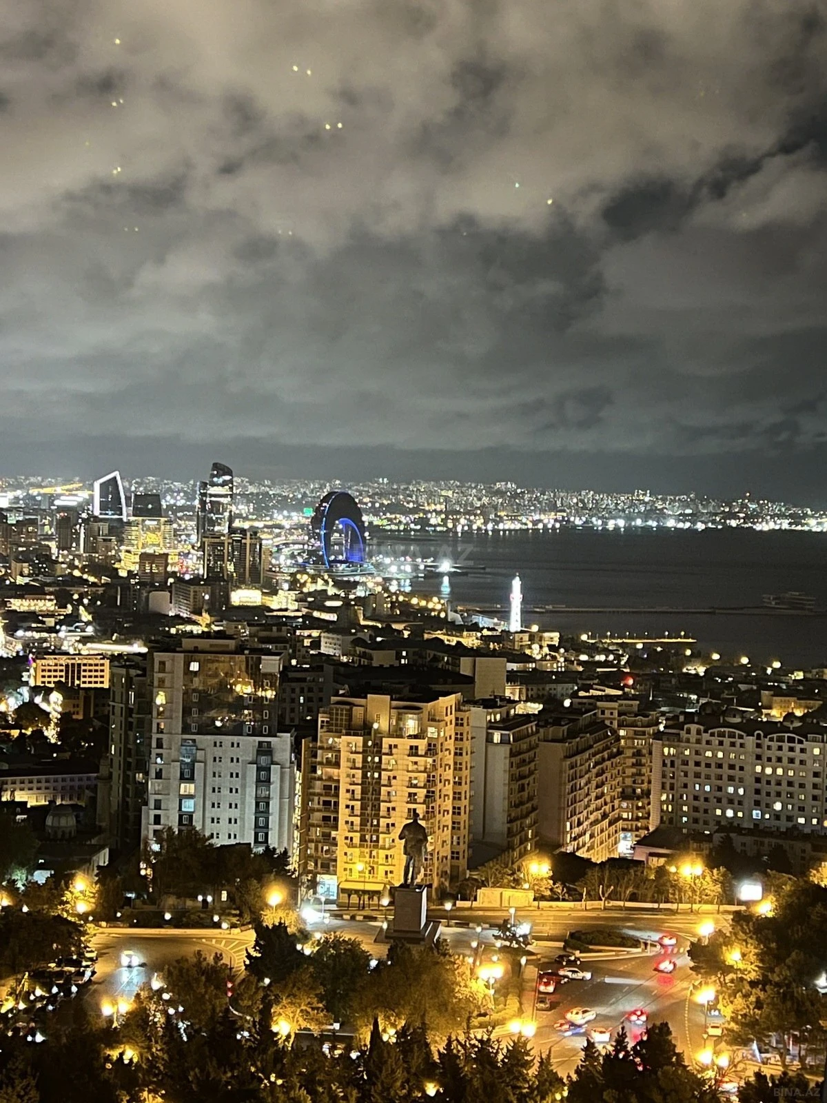 Kirayə verilir 3 otaqlı mənzil 168 m²