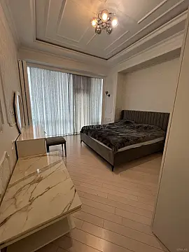 Kirayə verilir 3 otaqlı mənzil 168 m²