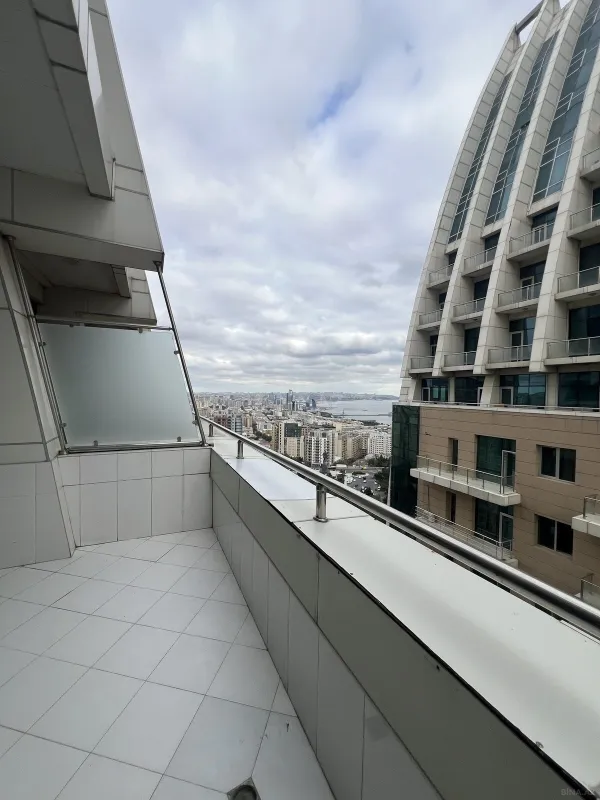 Kirayə verilir 3 otaqlı mənzil 168 m²