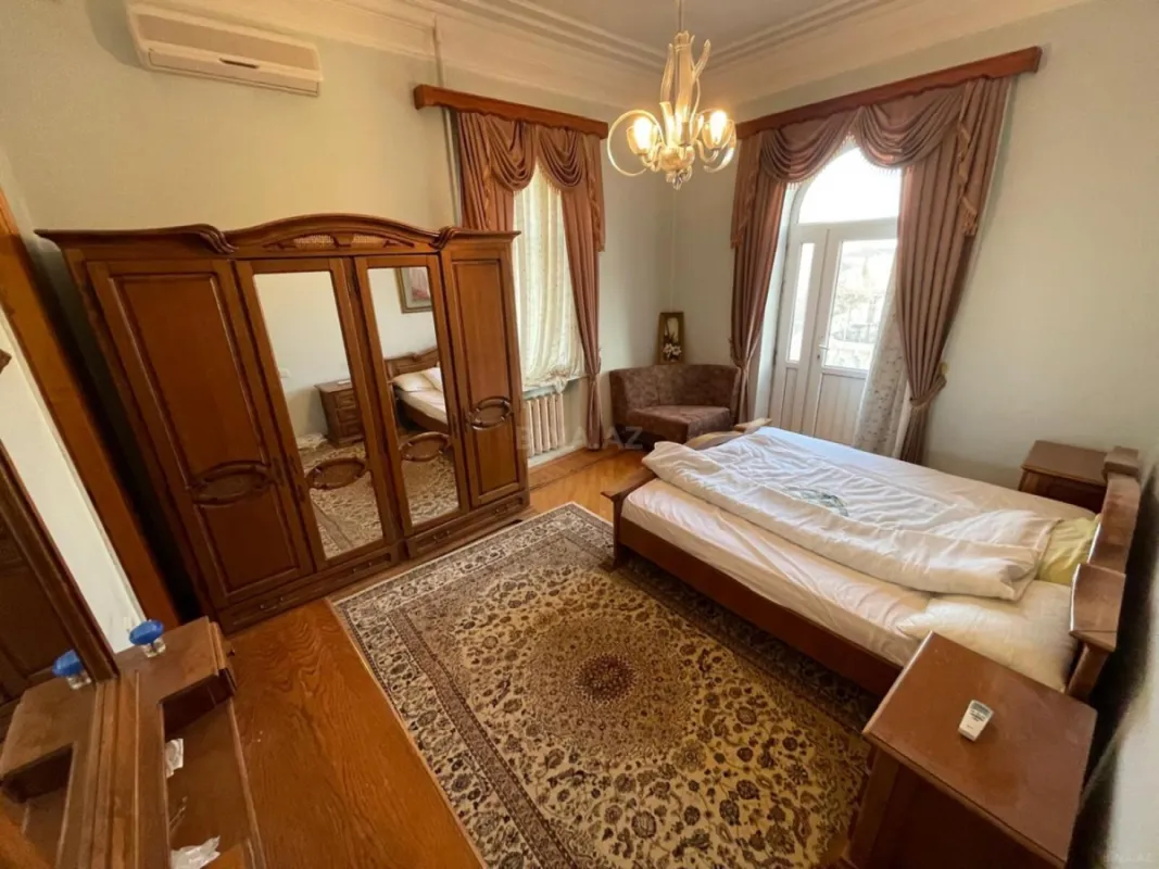 Kirayə verilir 5 otaqlı həyət evi 250 m²