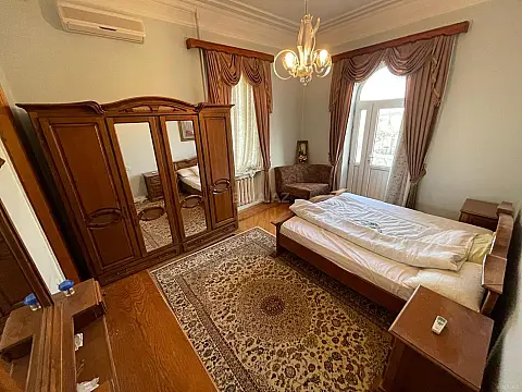 Kirayə verilir 5 otaqlı həyət evi 250 m²