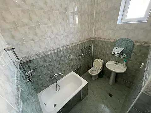 Kirayə verilir 5 otaqlı həyət evi 250 m²
