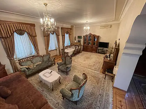 Kirayə verilir 5 otaqlı həyət evi 250 m²