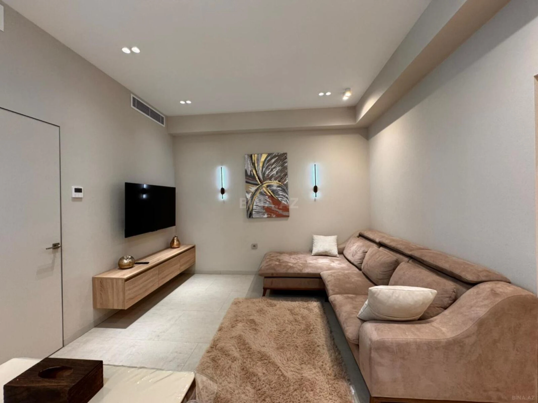 Kirayə verilir 2 otaqlı mənzil 70 m²