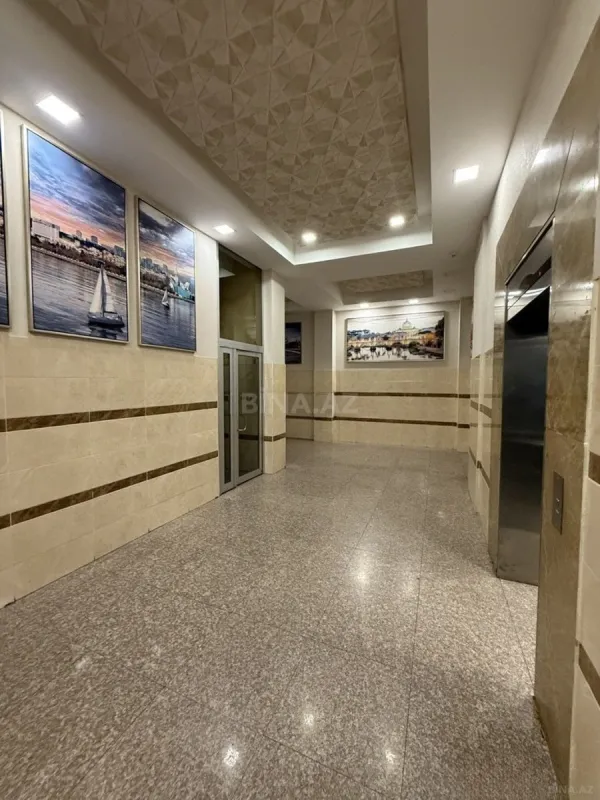 Satılır 4 otaqlı mənzil 247 m²
