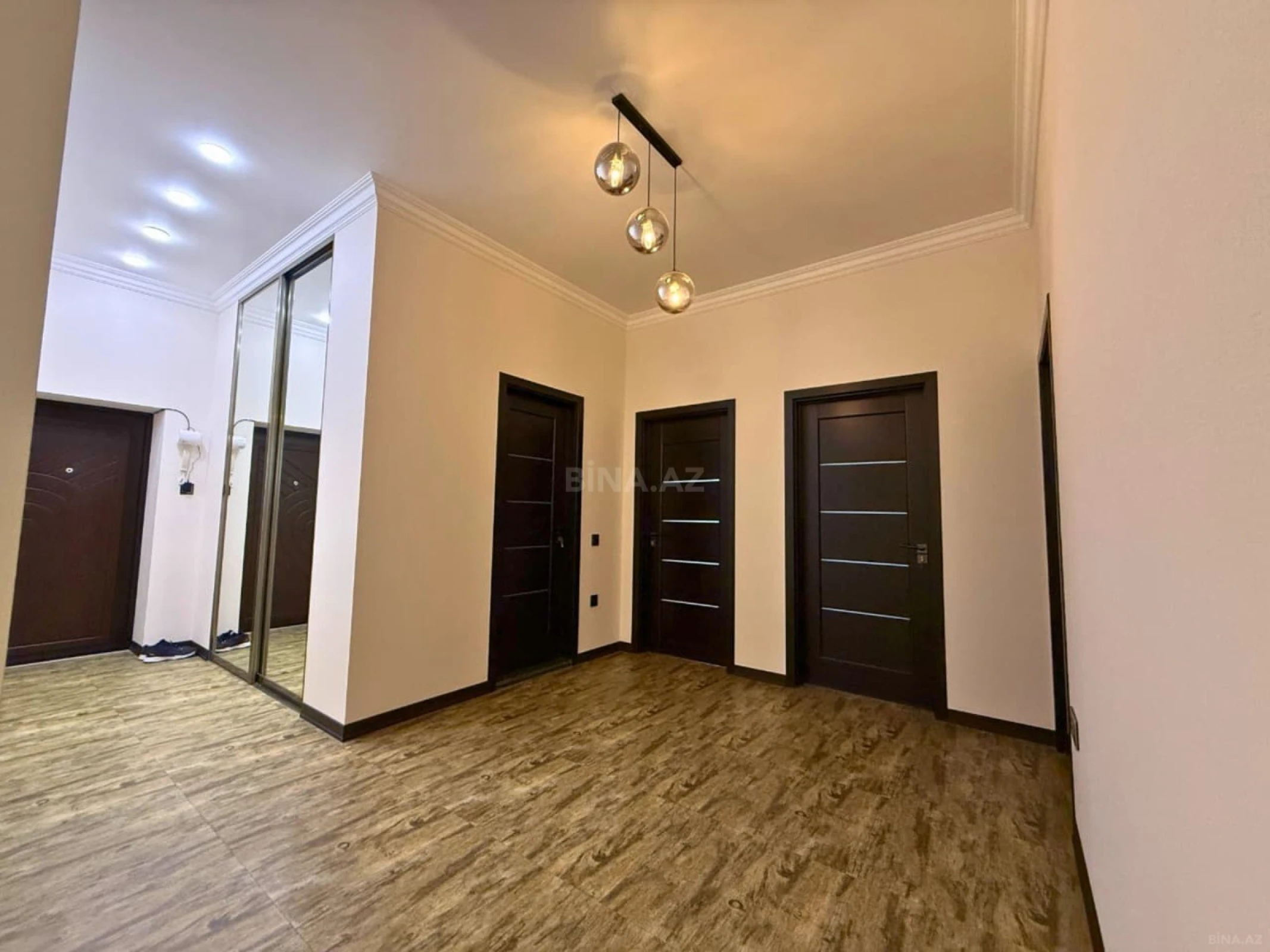 Kirayə verilir 3 otaqlı mənzil 120 m²