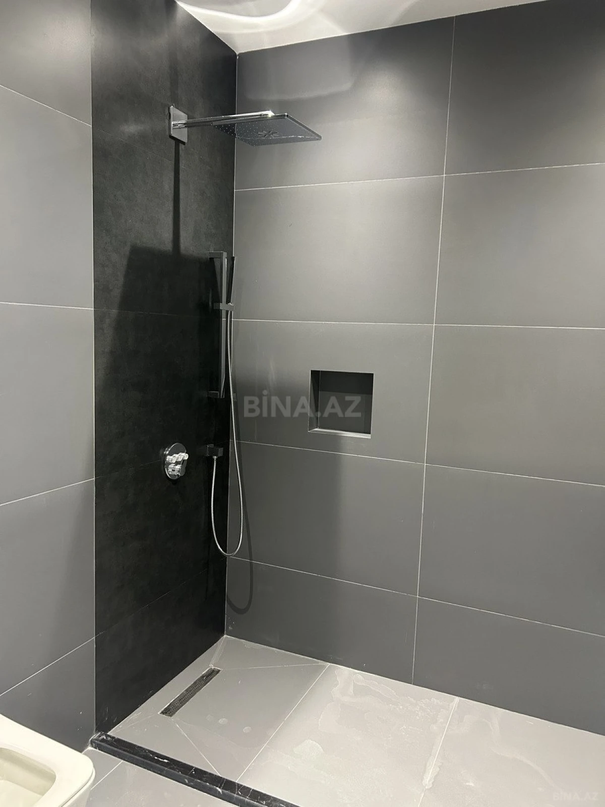 Satılır 2 otaqlı mənzil 74.4 m²