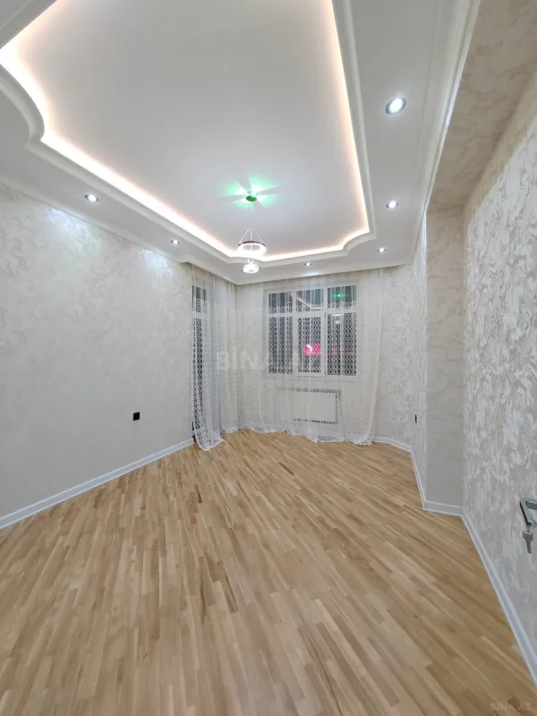 Satılır 3 otaqlı mənzil 127 m²