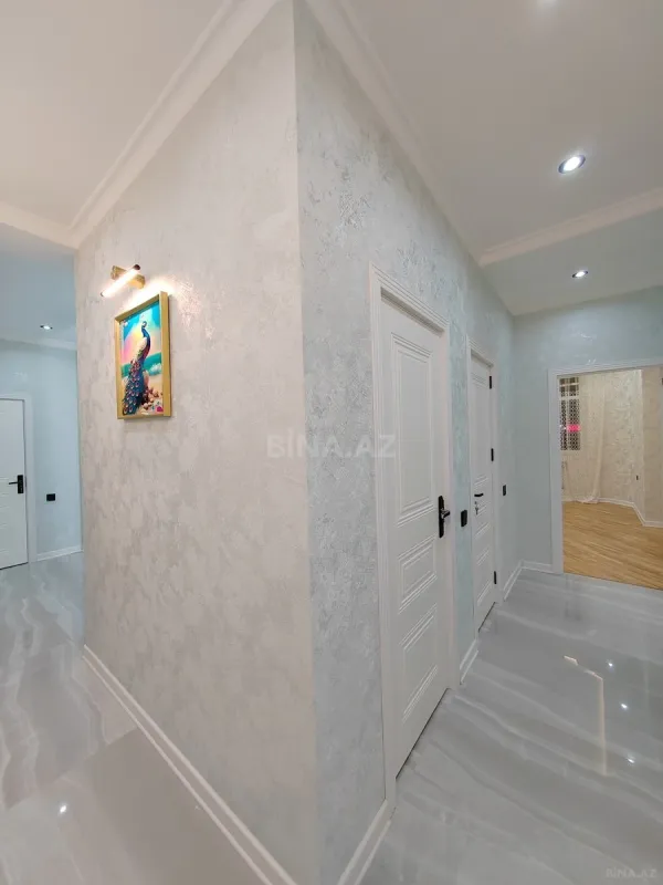 Satılır 3 otaqlı mənzil 127 m²