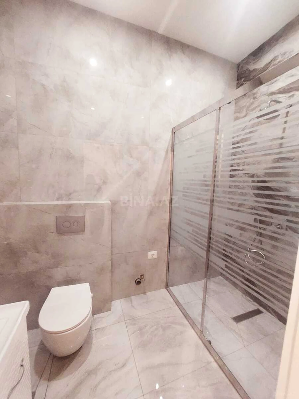 Satılır 2 otaqlı mənzil 57 m²