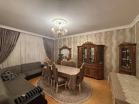 Satılır 4 otaqlı həyət evi 130 m²