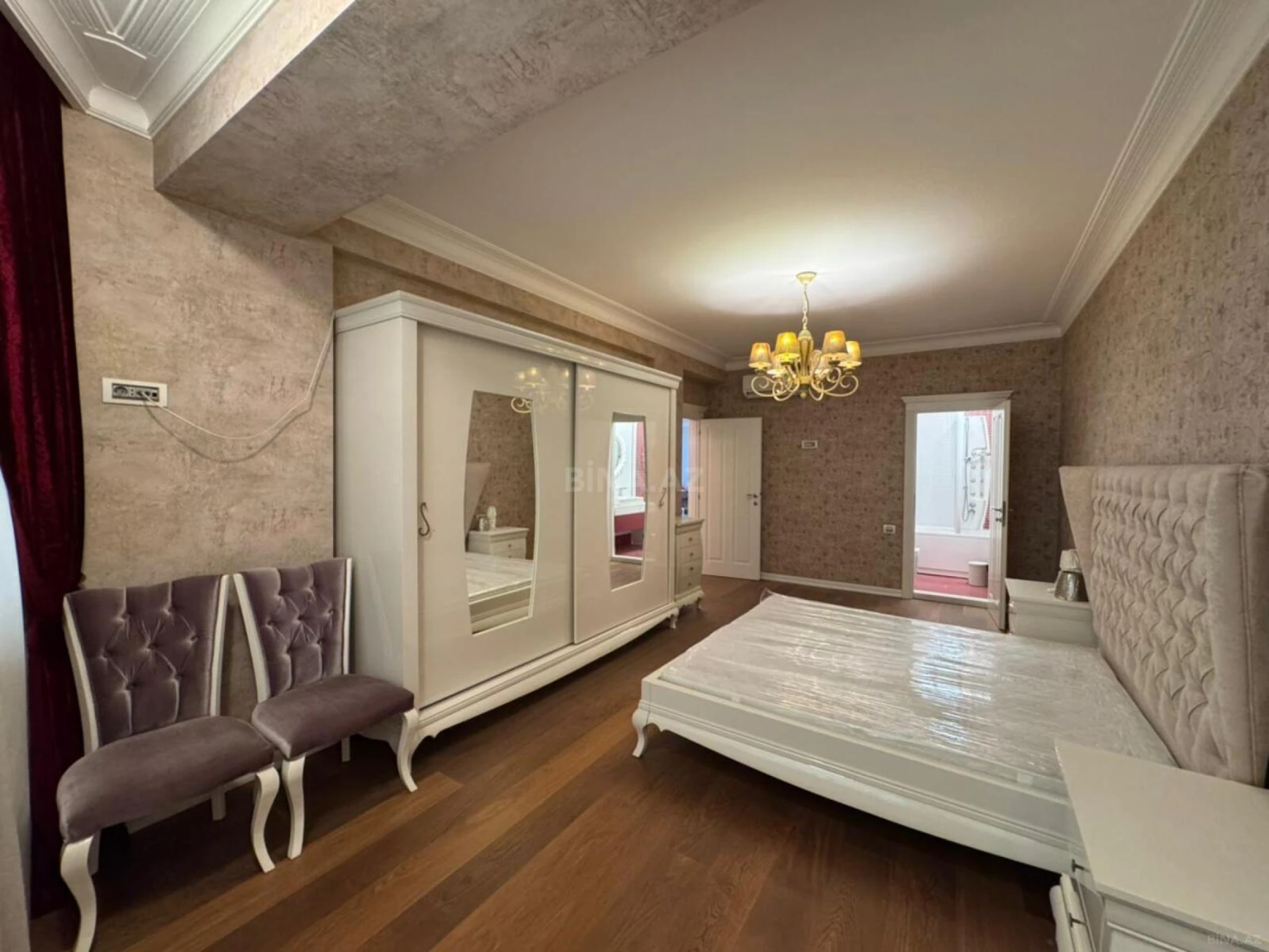 Satılır 3 otaqlı mənzil 171 m²