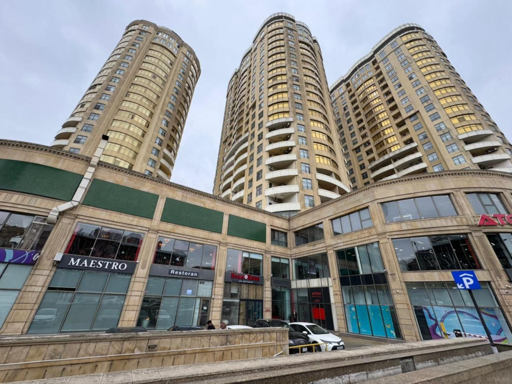 Satılır 3 otaqlı mənzil 171 m²