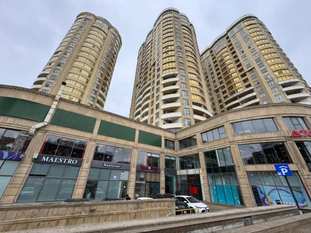 Satılır 3 otaqlı mənzil 171 m²