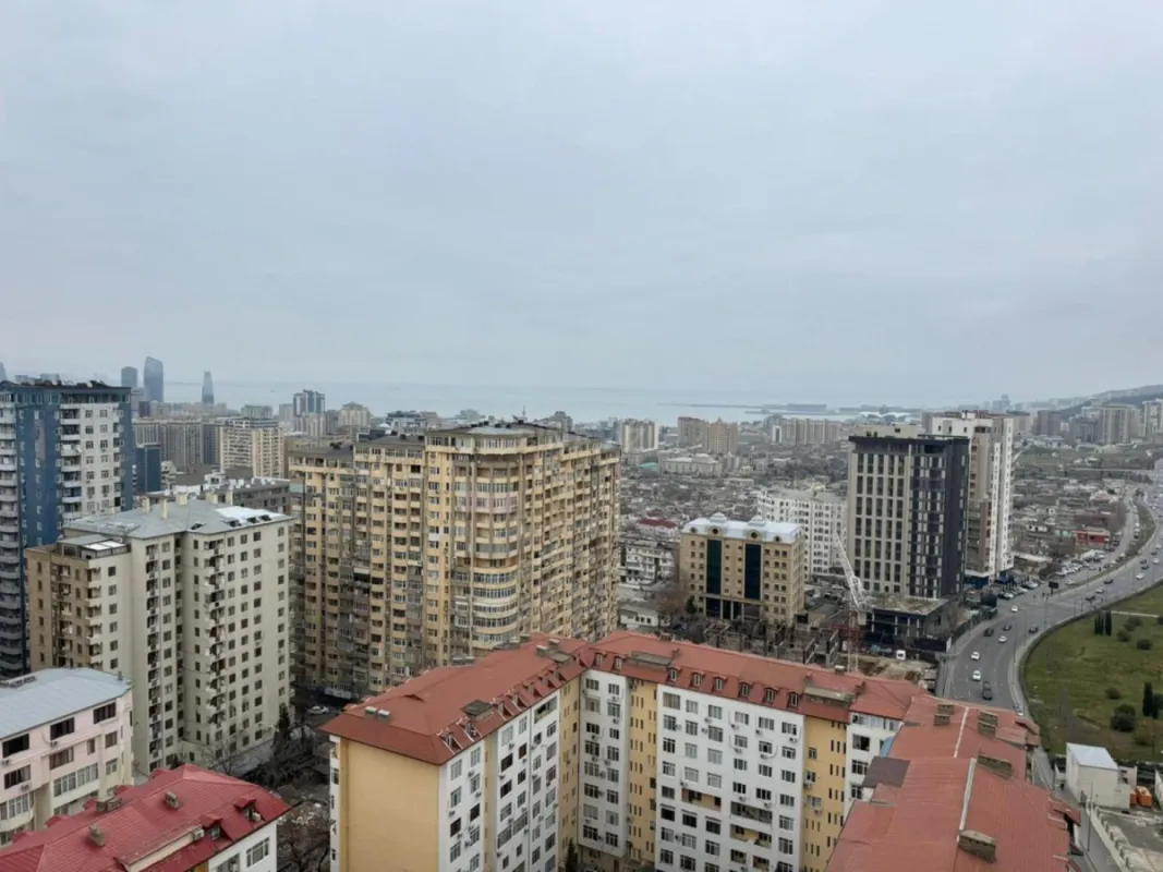 Satılır 3 otaqlı mənzil 171 m²
